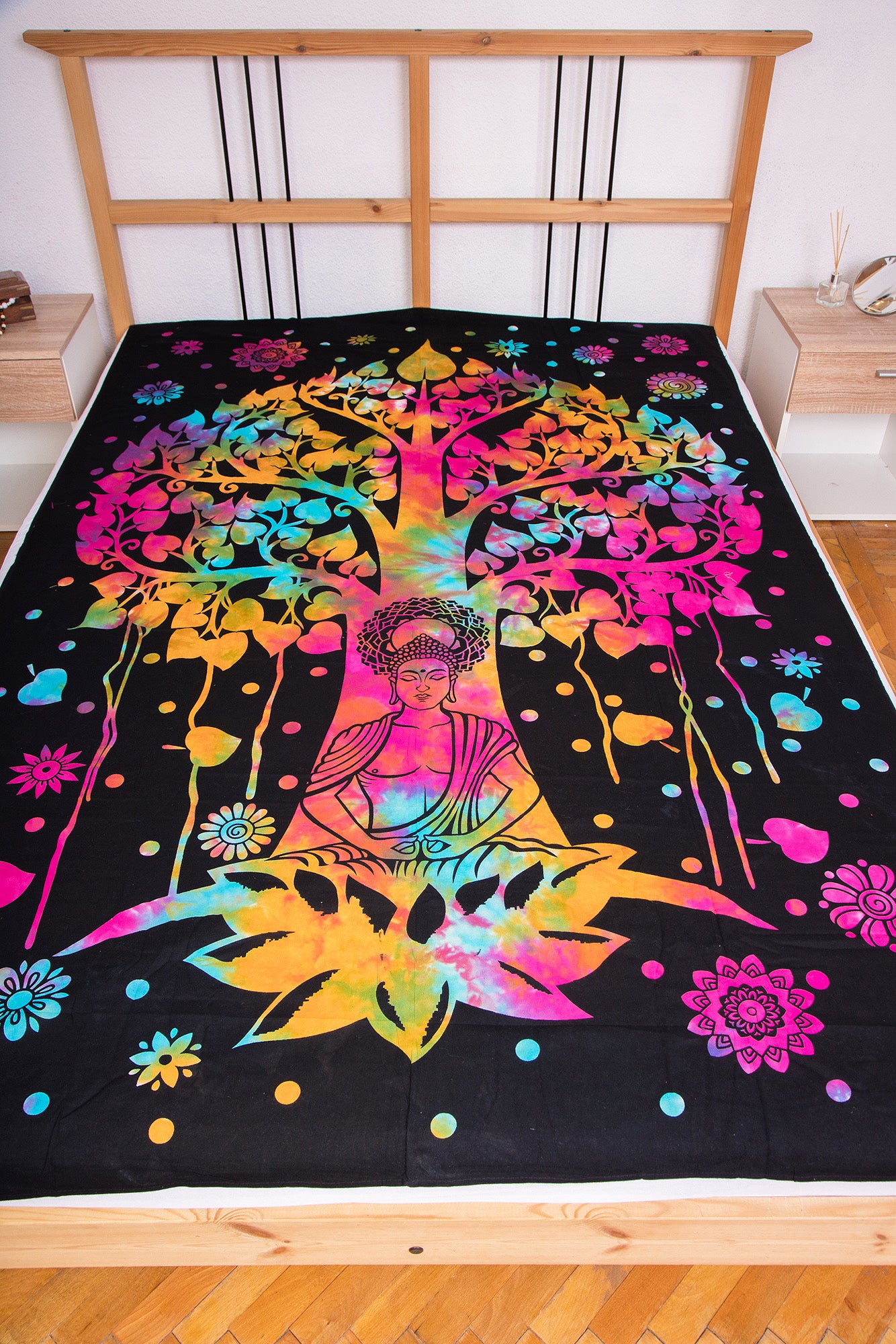 Black blanket with multicolored Tree of Buda print(Cuvertura neagra cu print multicolor Tree of Buda)200cmX160cm