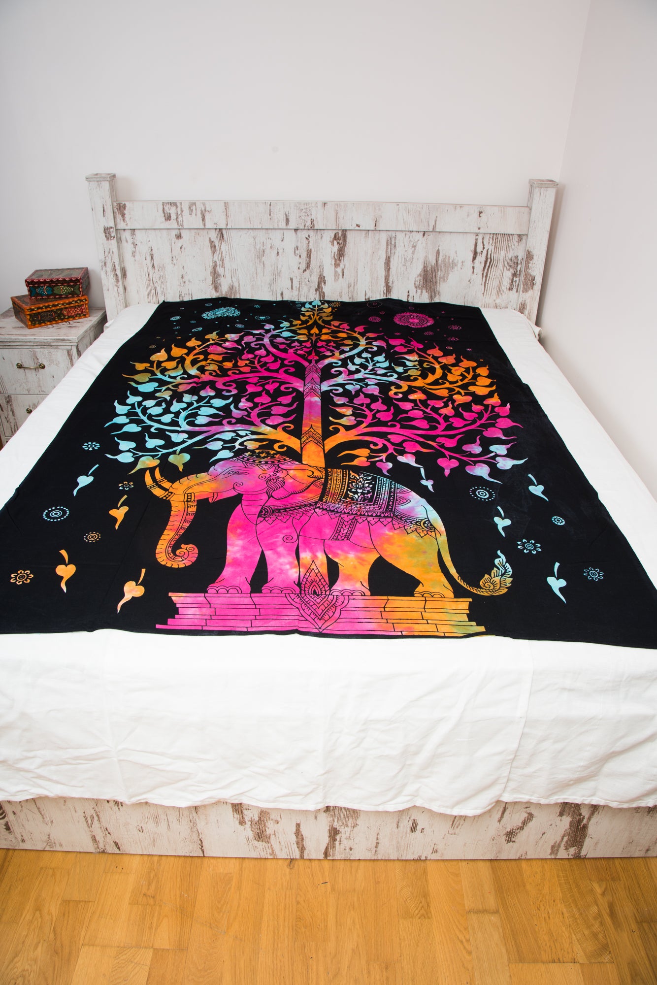 Single black blanket with elephant and multicolored tree(Cuvertura single neagra cu elefant si copac multicolor)200cmX160cm
