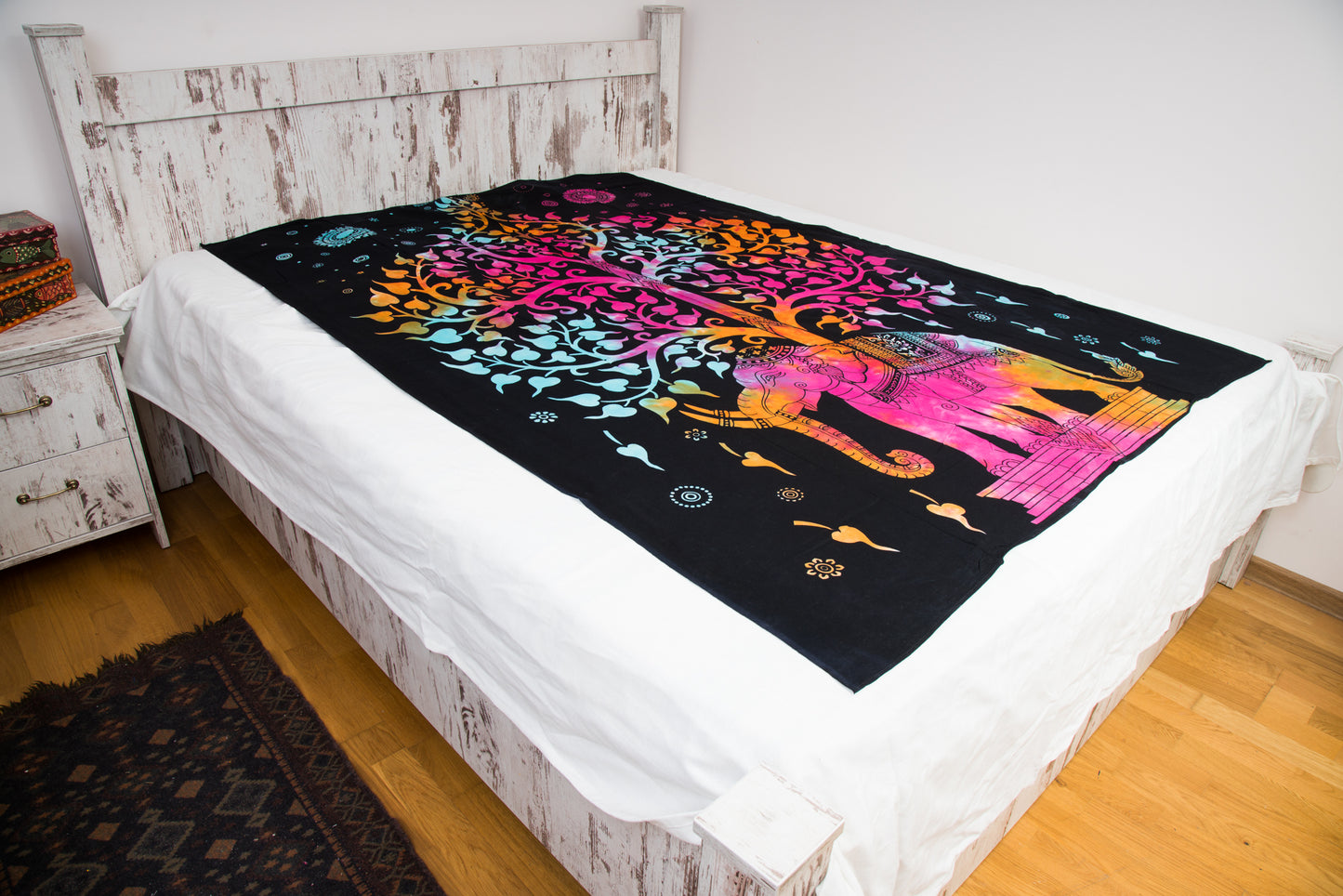 Single black blanket with elephant and multicolored tree(Cuvertura single neagra cu elefant si copac multicolor)200cmX160cm